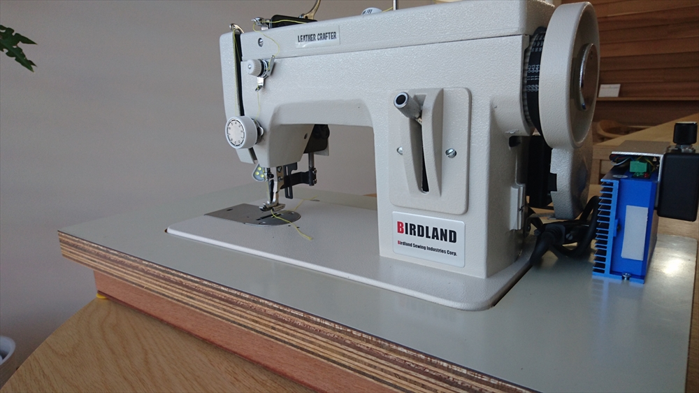 革を縫うために開発された工業用ミシン レザークラフターLC-PS 発売 